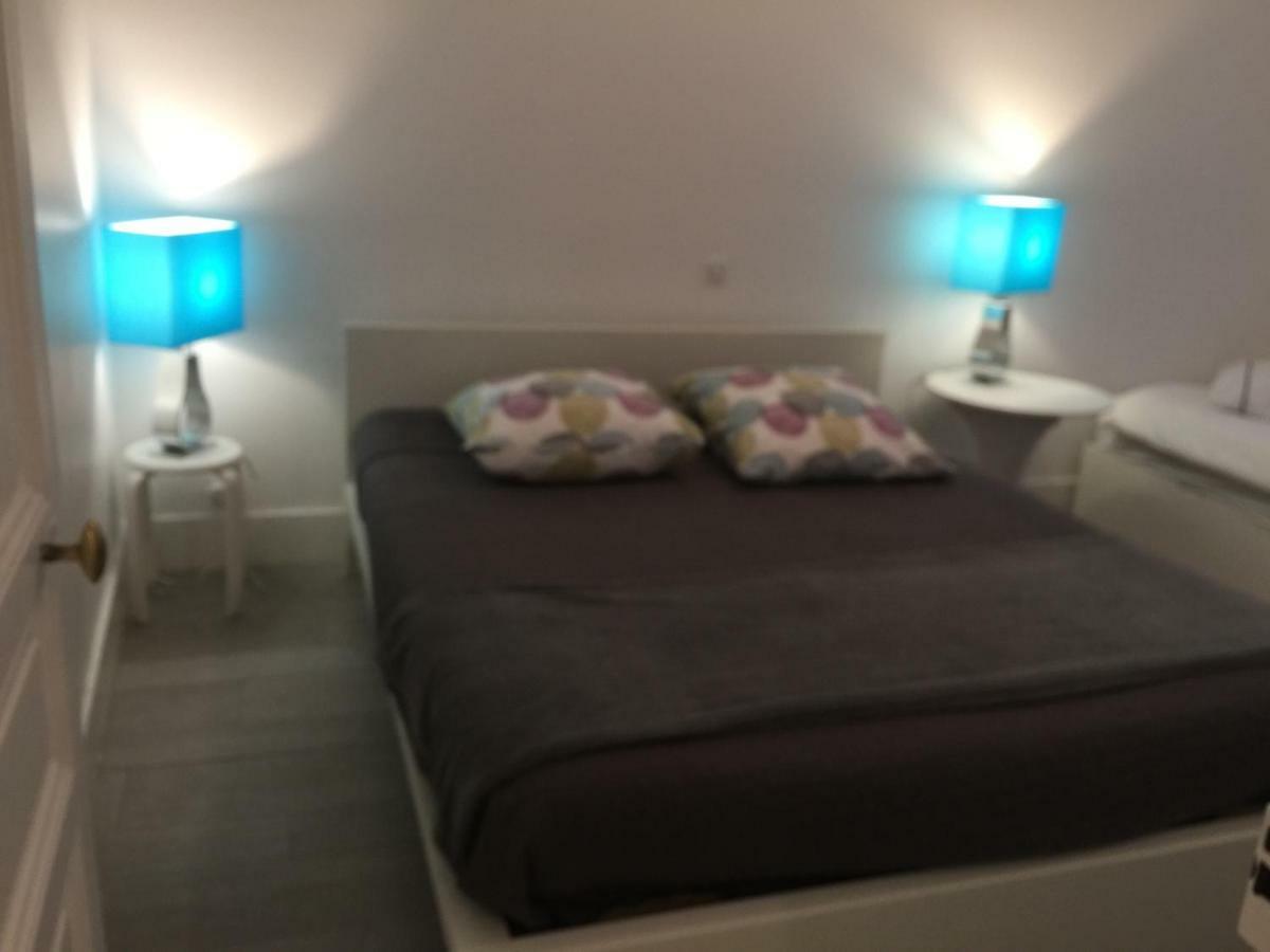 Le Jardin Darcy Liberte Hyper Centre Gare-ville Parking Public Payant Dans La Rue Apartment