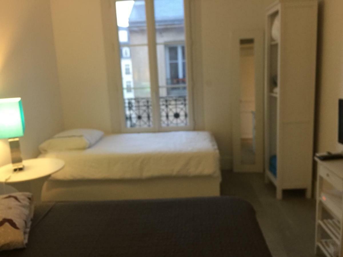 Le Jardin Darcy Liberte Hyper Centre Gare-ville Parking Public Payant Dans La Rue Apartment